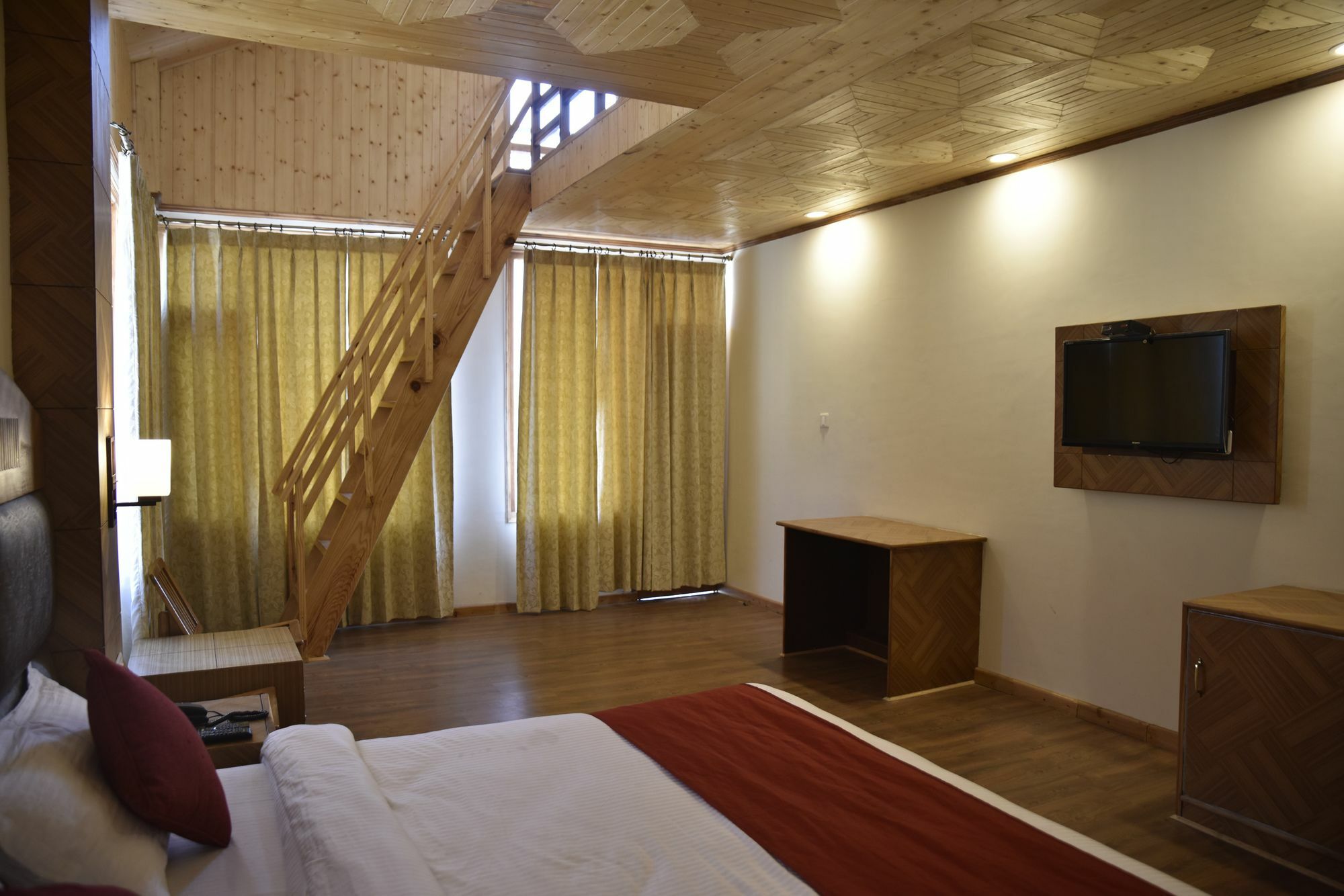 Oyo 10255 Hotel Red Apple Манали Экстерьер фото